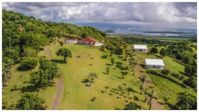 Villa 1 de standing 80m2 avec piscine et vue imprenable sur la mer et sur la campagne, Rivière-Salée